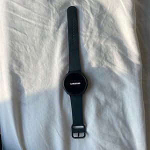 SAMSUNG Galaxy watch 4